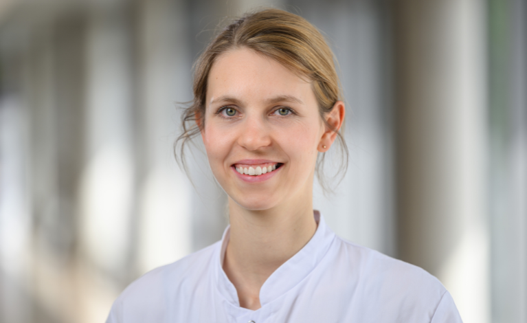 Portraitfoto von Dr. med. Amelie Mäurer