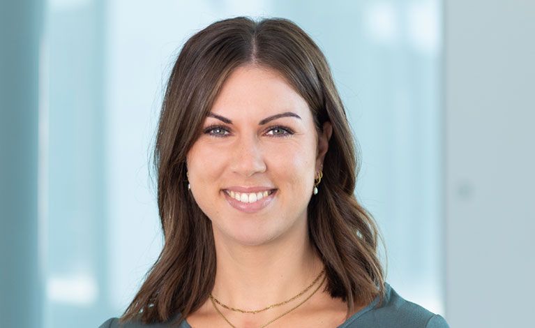Portraitfoto von Bettina Kemmer