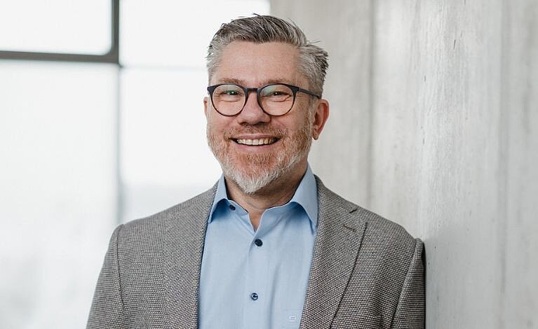 Portraitfoto von Thomas Stermole