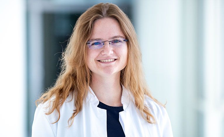 Portraitfoto von Sabine Wolf 