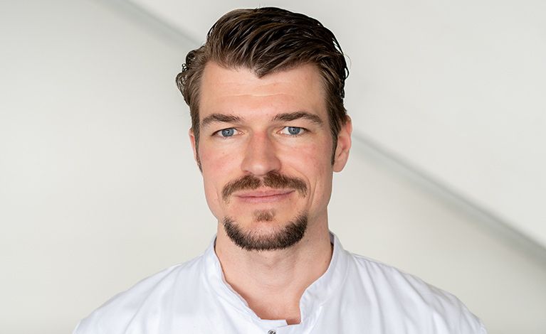 Porträtfoto von Flurin Müller-Diesing