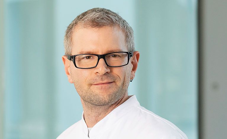 Portraitfoto von Stephan Jopp