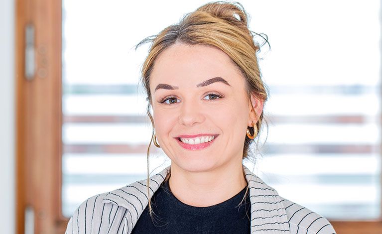 Portraitfoto von Sabrina Nick
