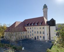Gebäudefoto der Psychosomatischen Tagesklinik im Gebäude D12