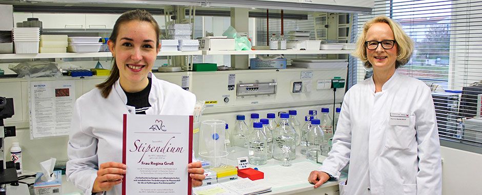 Brenda Gerull mit ihrer Doktorandin Regina Groß