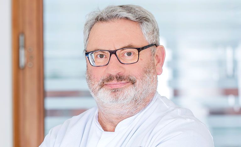 Portraitfoto von Dr. med. Paul Pakos