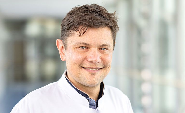 Portraitfoto: Dr. med. Johannes Düll
