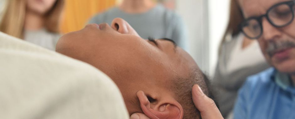 Illustrationsbild: Physiotherapie an Schüler 