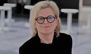 Portraitfoto von Bettina Steinmetz