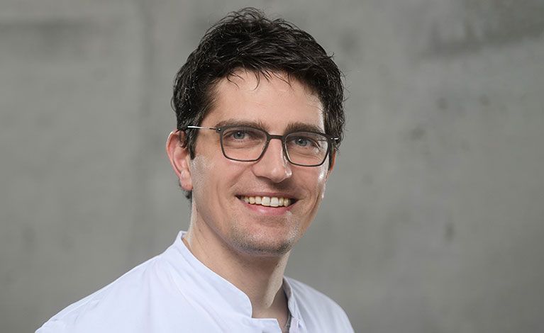 Porträtfoto von Dr. Matthias Fröhlich