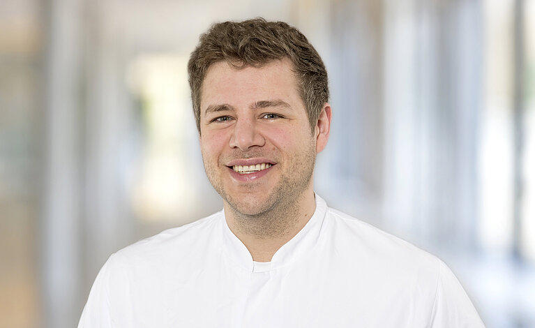 Portraitfoto von Magnus Schindehütte