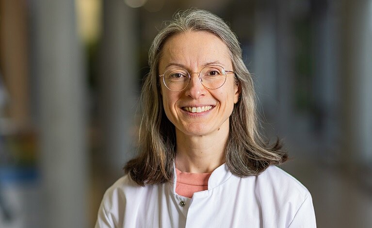 Portraitfoto von Stefanie Schmidt