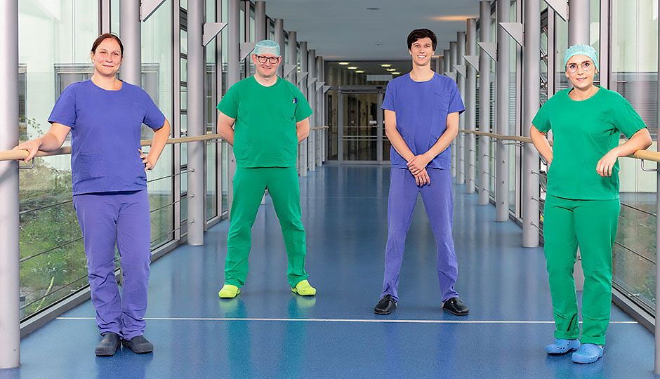 Mitarbeiter der Anästhesiepflege Foto von Mitarbeitern der Anästhesiepflege