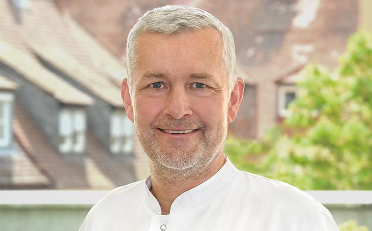 Portraitfoto von Univ.-Prof. Dr. med. Dr. med. dent. Alexander Kübler