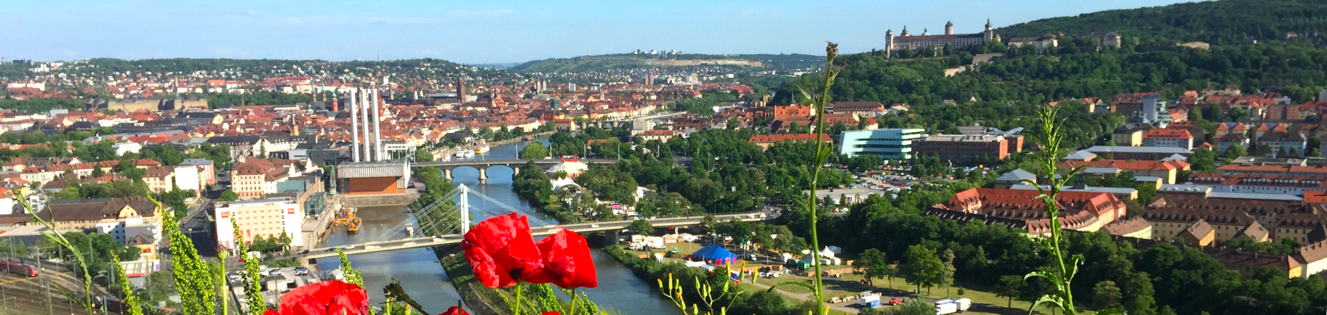 Würzburg mit Blick auf Main und Marienberg © Anna Wenzl Blick auf Würzburg mit Festung Marienberg, Main und Altem Hafen