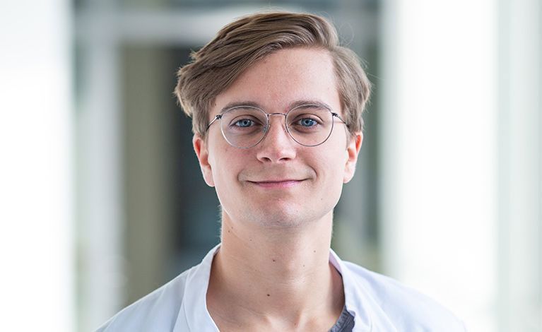 Porträtfoto von Linus Desing