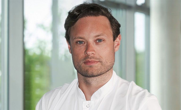 Portraitfoto Dr. Benedikt Schmitz