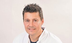 Portraitfoto von Dr. Stefan Ebert