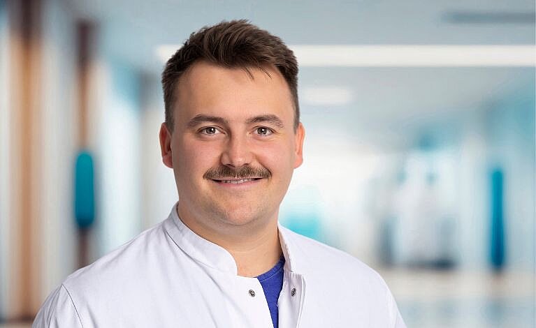 Portraitfoto von Niklas Haerting