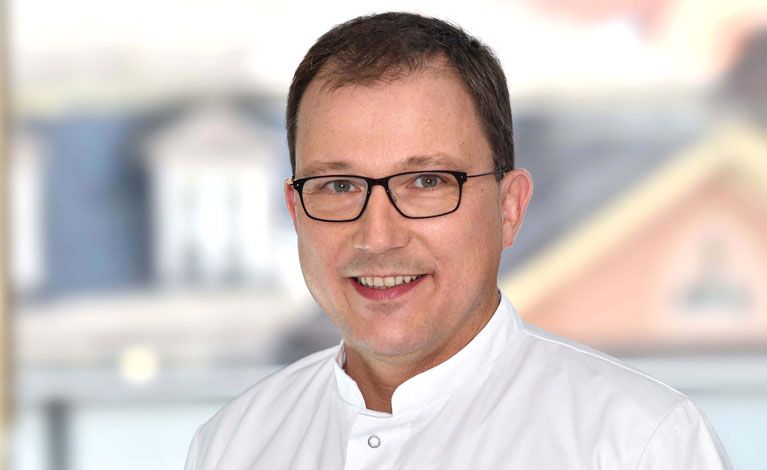 Portraitfoto von Prof. Dr. med. Dr. med. dent. Hartmut Böhm