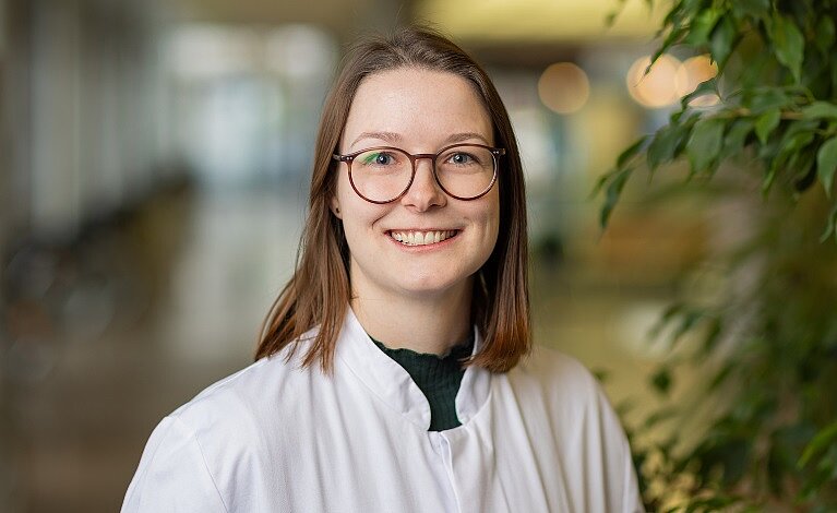 Portraitfoto von Jessica Kümmel
