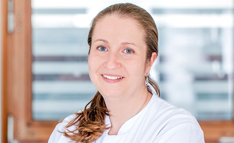 Portraitfoto von PD Dr. med. Maria Breun, MHBA