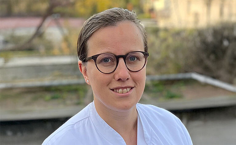 Portraitfoto von Sabine Drossard