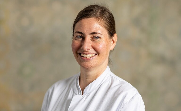 Portraitfoto von Ulrike Wolfsteiner