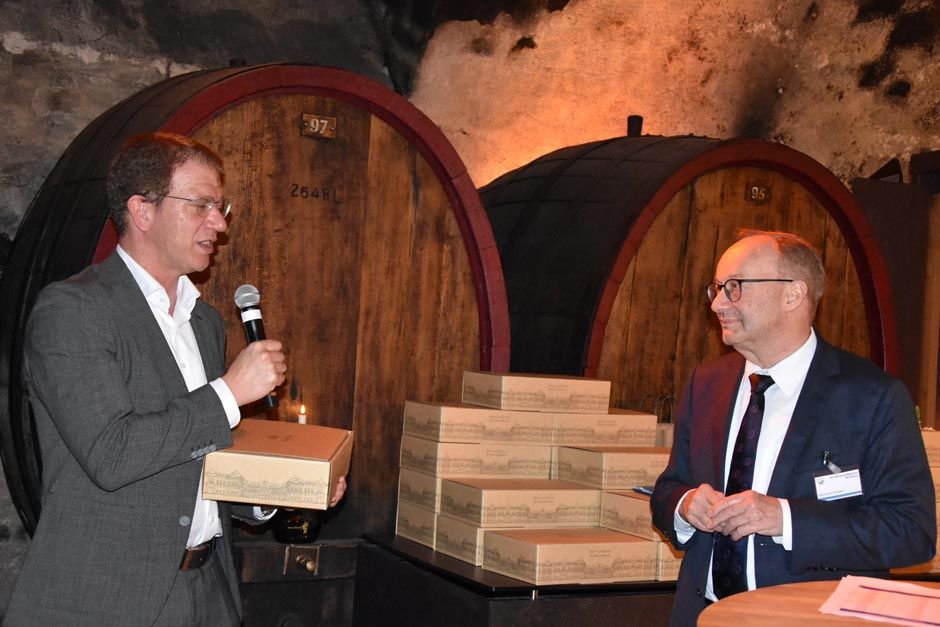 Zwei Forscher im Gespräch