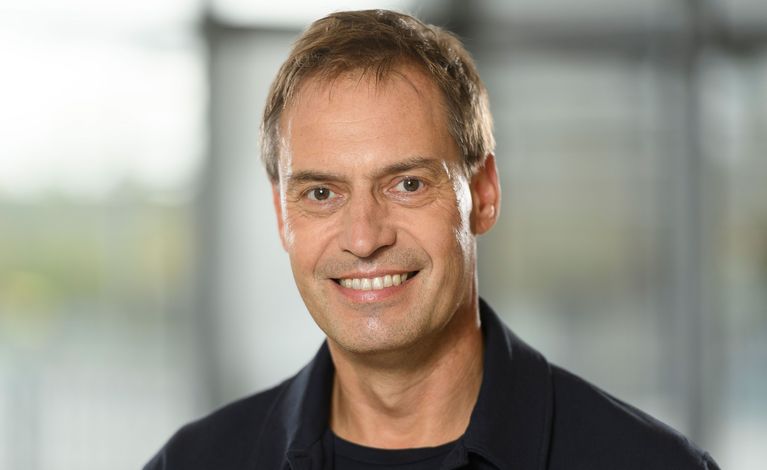 PD Dr. Robert Blum Portraitfoto von PD Dr. Robert Blum