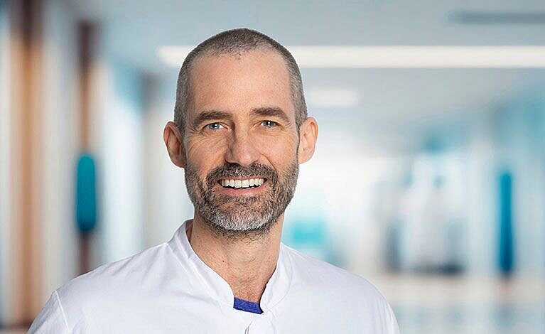 Portraitfoto von Dr. med. Florian Jakob
