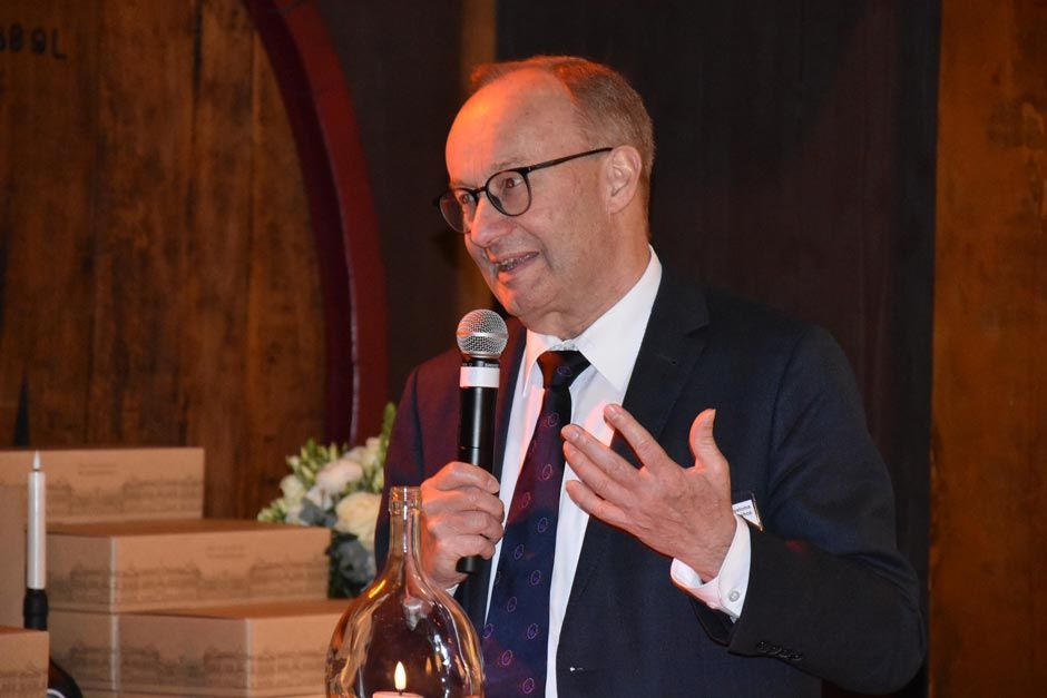 Prof. Dr. Hermann Einsele am Rednerpult
