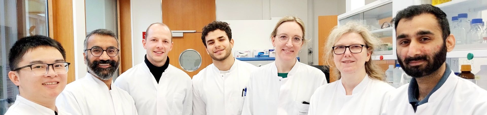 Gruppenbild des Forschungsteams der Augenklinik am UKW
