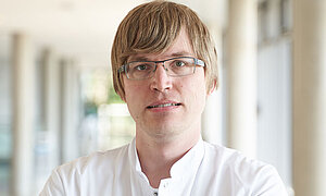Portraitfoto Dr. Oliver Hahn