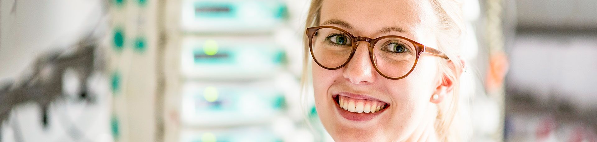 Ambulante Behandlung, Bild: J-Brugger Illustrationsbild: Mitarbeiterin der Anästhesiologie