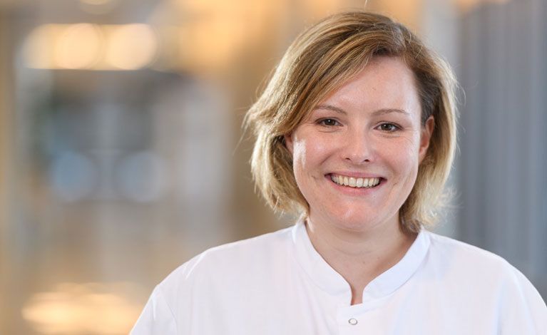 Portraitfoto von Julia Zeller-Hahn