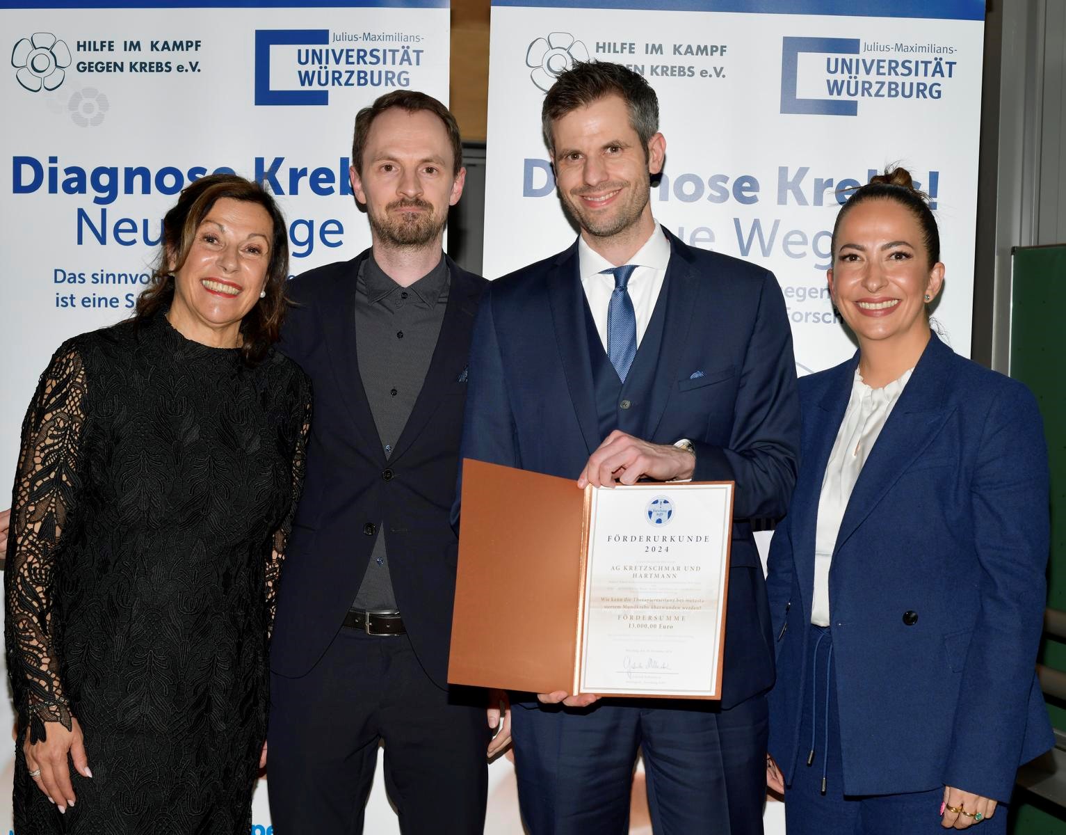 Forschung Förderpreis Übergabe der Preisurkunde für ein gemeinsames Forschungsprojekt von Dr. Kai Kretzschmar und PD Dr. Dr. Stefan Hartmann