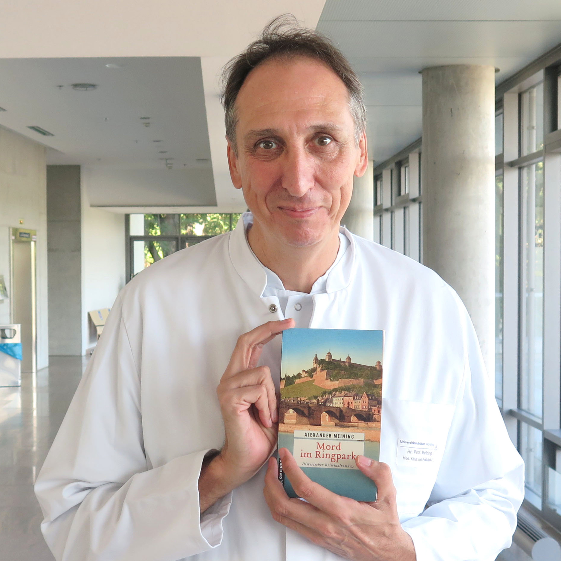 Prof. Dr. Alexander Meining vom Uniklinikum Würzburg ist der Autor des historischen Kriminalromans „Mord im Ringpark“.
