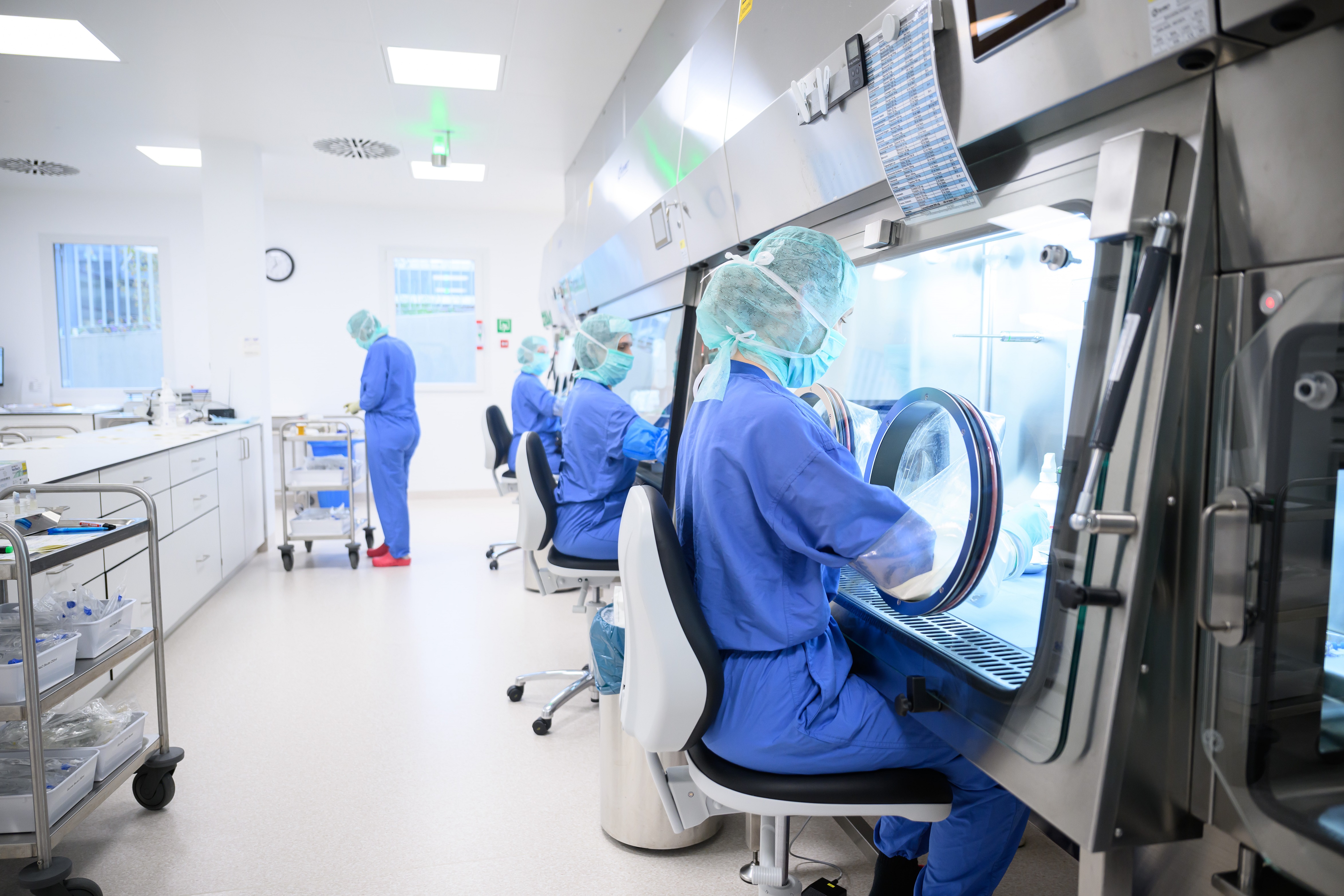 Im Neubau ist auch der klinikeigene Produktionsbereich für Zytostatika, also spezielle Medikamente für eine Krebsbehandlung, integriert. Im Neubau ist auch der klinikeigene Produktionsbereich für Zytostatika, also spezielle Medikamente für eine Krebsbehandlung, integriert.